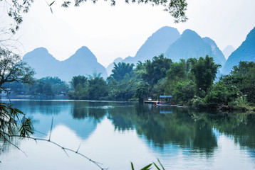 长方形电子闹钟怎么设置