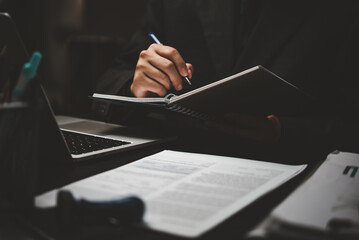 现实倒车入库最简单又准的方法